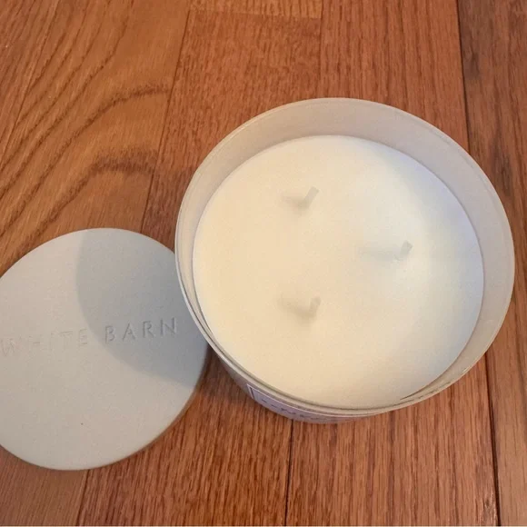 White Barn Vanilla Spice Candle - Cream - Picture 2 of 3